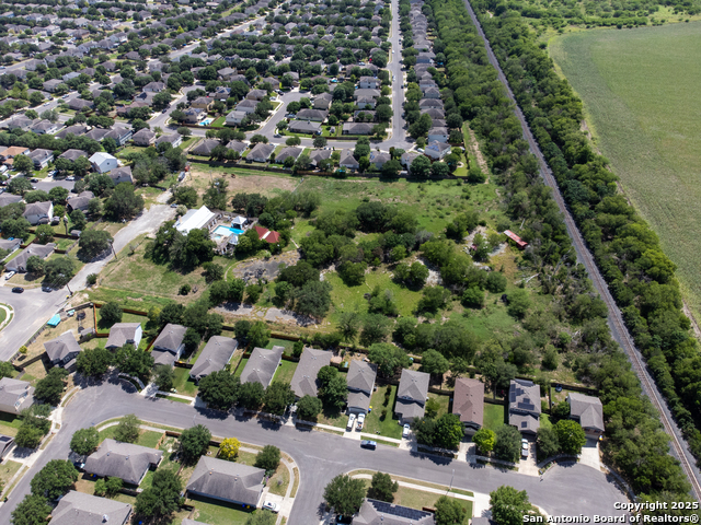Listing photo id 11 for 16315 Lookout