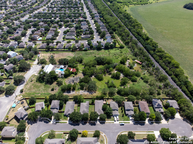 Listing photo id 12 for 16315 Lookout