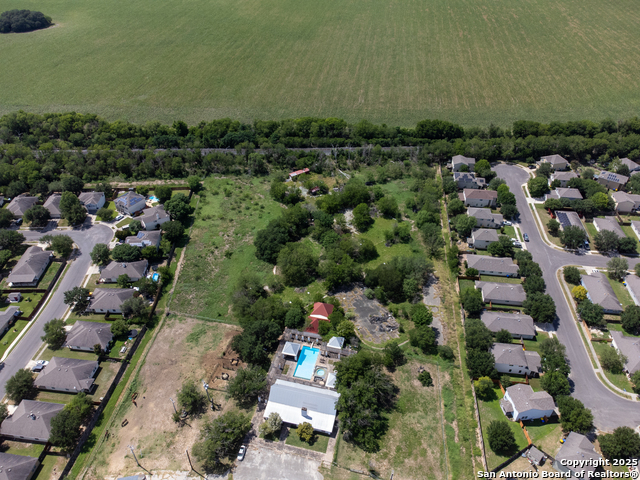Listing photo id 14 for 16315 Lookout