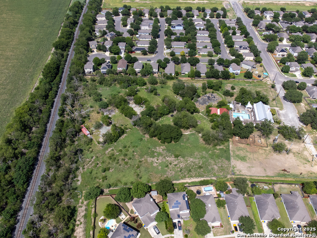Listing photo id 16 for 16315 Lookout
