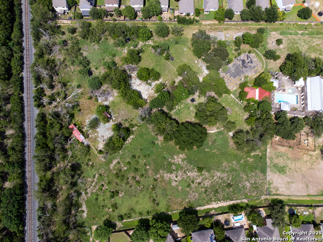 Listing photo id 19 for 16315 Lookout