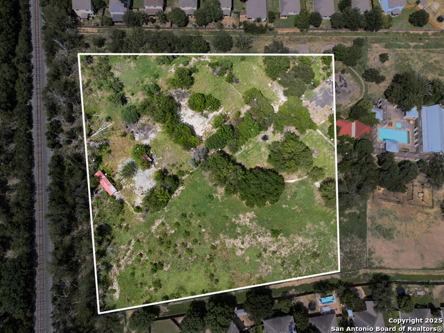 Listing photo id 20 for 16315 Lookout