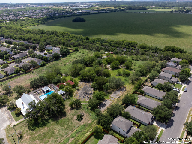 Listing photo id 1 for 16315 Lookout