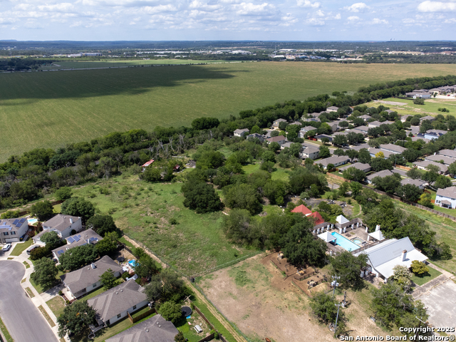 Listing photo id 3 for 16315 Lookout