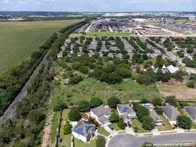 Listing photo id 4 for 16315 Lookout