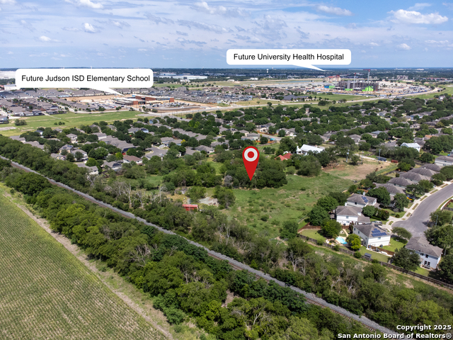 Listing photo id 6 for 16315 Lookout