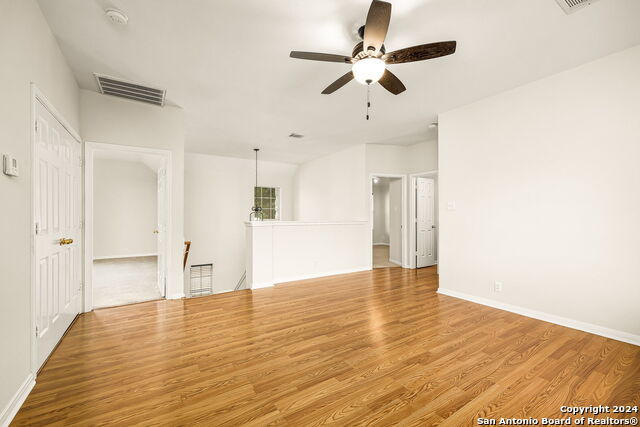 Image 17 of 31 For 958 River Terrace