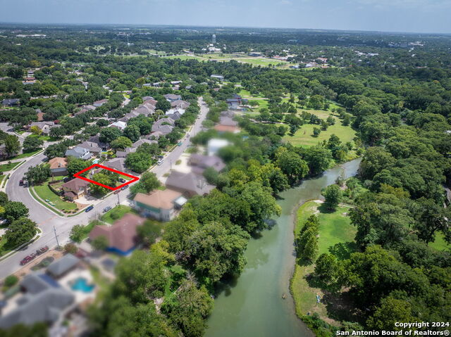 Image 2 of 31 For 958 River Terrace