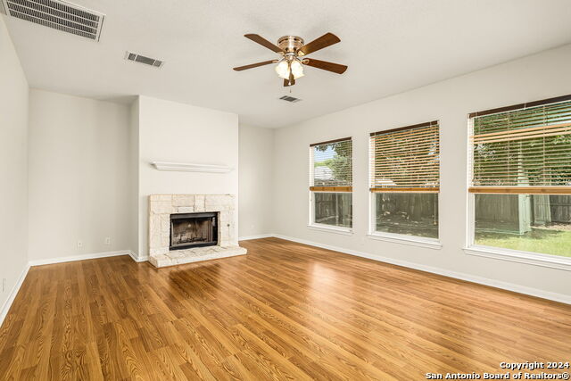 Image 7 of 31 For 958 River Terrace