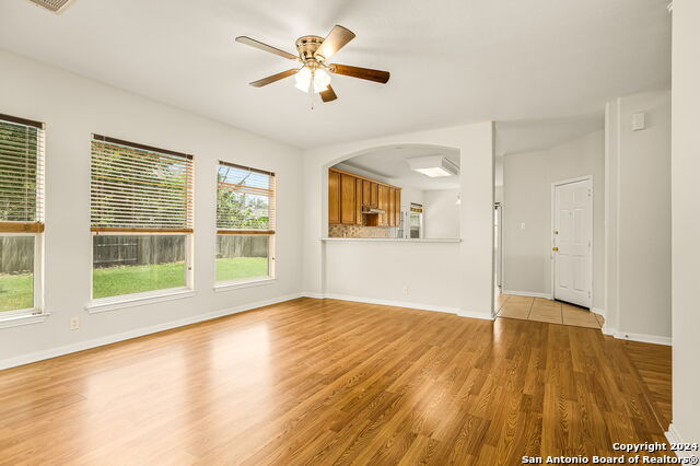Image 8 of 31 For 958 River Terrace