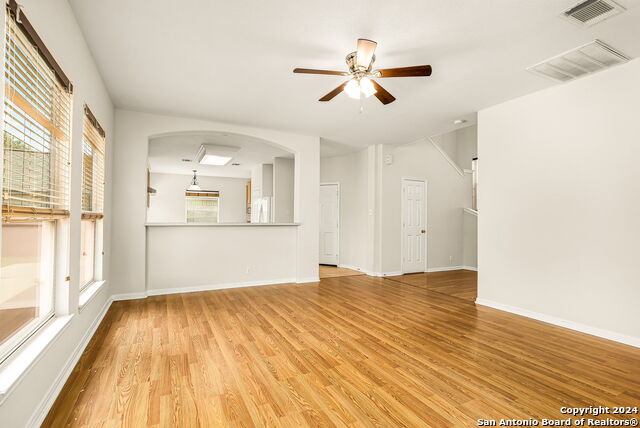 Image 9 of 31 For 958 River Terrace