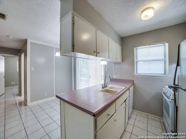Image 5 of 12 For 5202 Oldstead St.