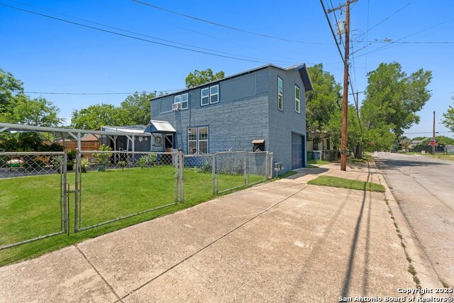 Image 11 of 11 For 2503 Houston St W