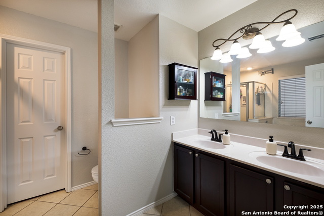 Image 11 of 26 For 7907 Oakwood Pines