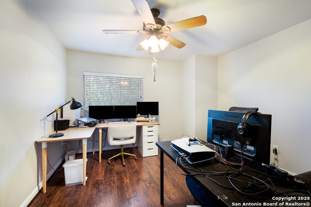 Image 18 of 26 For 7907 Oakwood Pines