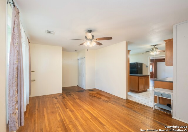 Image 6 of 32 For 4342 Eisenhauer Rd