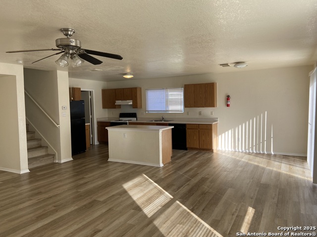 Image 6 of 11 For 8935 Rhoda  