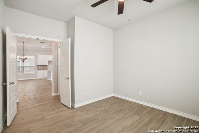 Image 32 of 33 For 1533 Cawdon Park