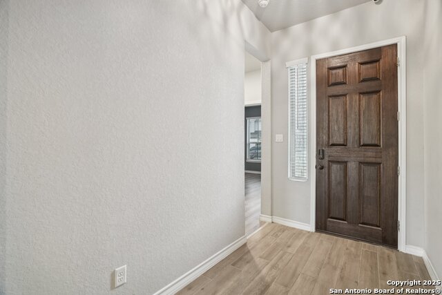 Image 6 of 33 For 1533 Cawdon Park