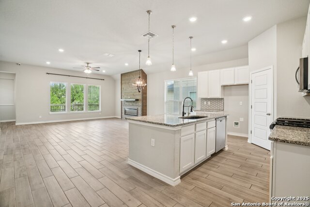 Image 7 of 33 For 1533 Cawdon Park