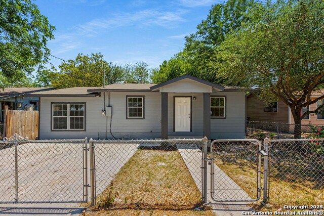 Image 15 of 24 For 512 Vickers Ave