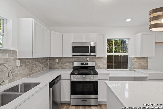 Image 5 of 24 For 512 Vickers Ave