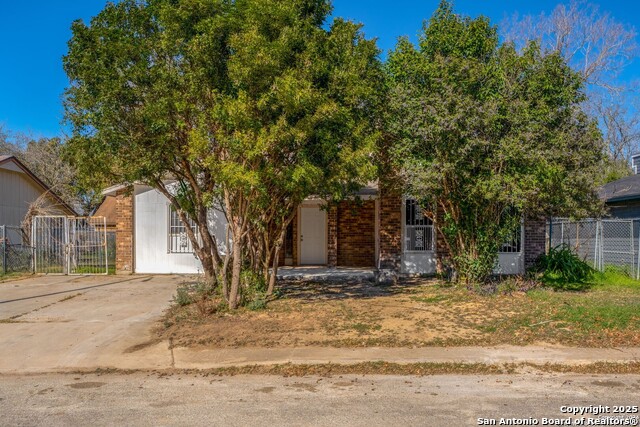 Image 3 of 25 For 4143 Freestone