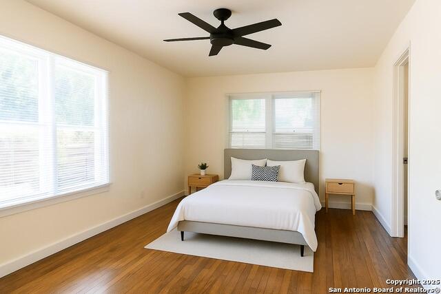 Listing photo id 5 for 1803 Burnet  