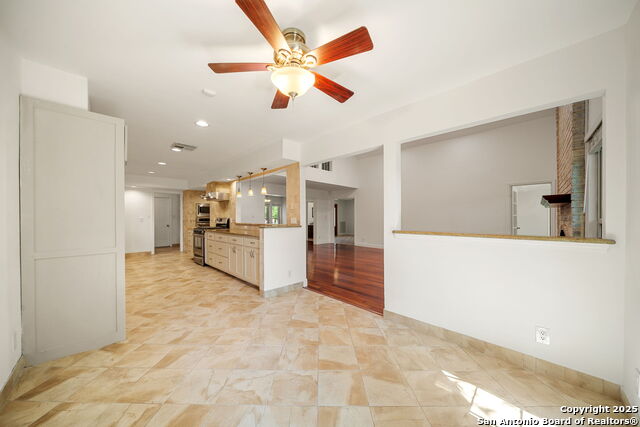 Image 15 of 36 For 13303 Southwalk