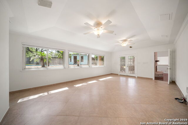 Image 21 of 36 For 13303 Southwalk