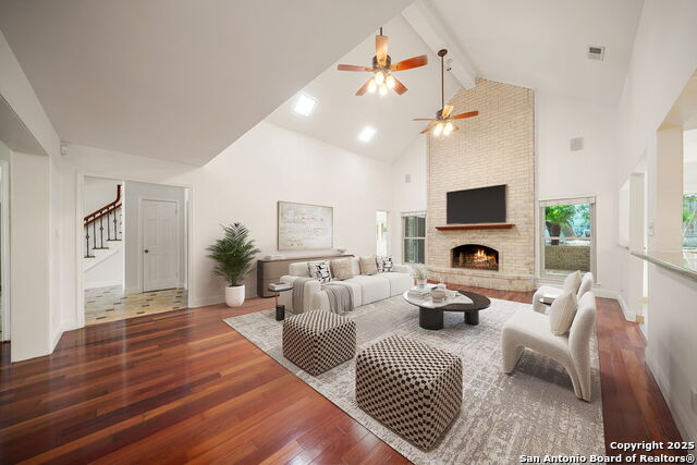 Image 3 of 36 For 13303 Southwalk
