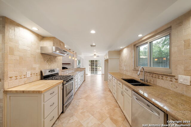 Image 9 of 36 For 13303 Southwalk