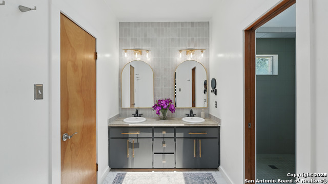 Image 18 of 50 For 526 Oakwood Blvd