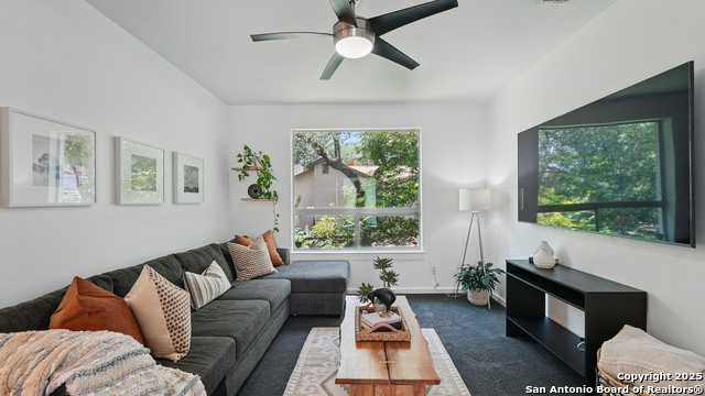 Image 33 of 50 For 526 Oakwood Blvd