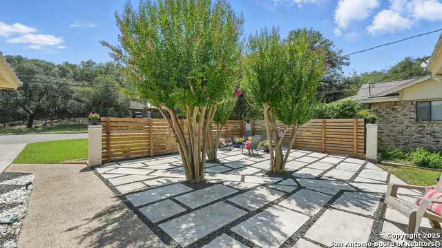 Image 6 of 50 For 526 Oakwood Blvd