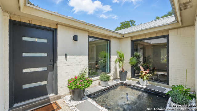 Image 7 of 50 For 526 Oakwood Blvd