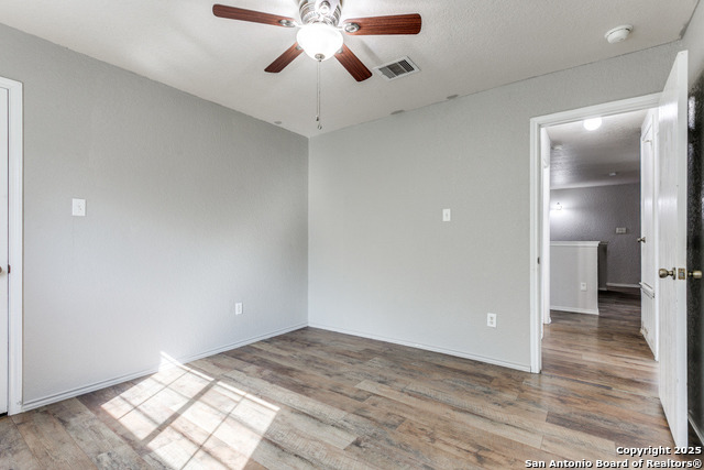 Image 19 of 25 For 5011 Terrace Wood