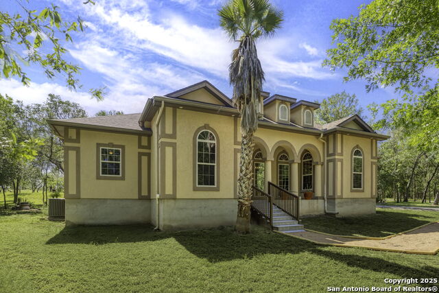 Details for 155 Woodrow Center, Kingsbury, TX 78638