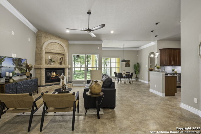 Listing photo id 9 for 155 Woodrow Center
