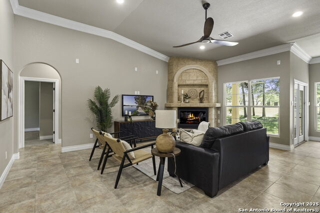 Listing photo id 10 for 155 Woodrow Center