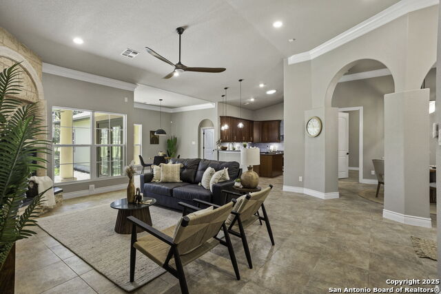 Listing photo id 11 for 155 Woodrow Center