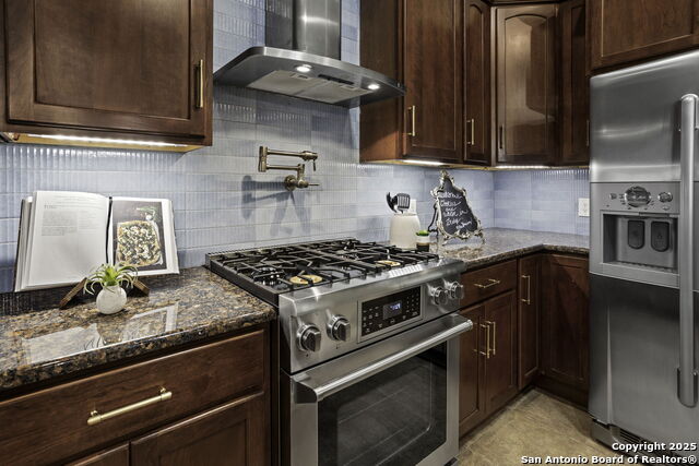 Listing photo id 20 for 155 Woodrow Center