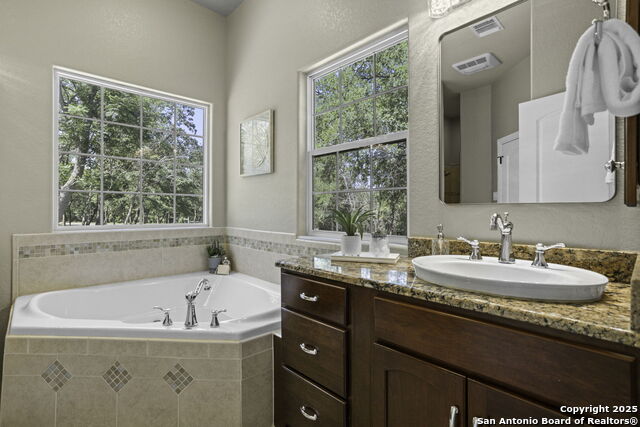 Listing photo id 25 for 155 Woodrow Center