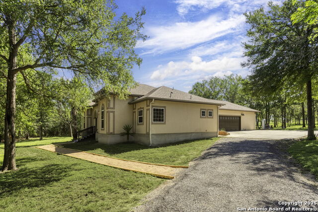 Listing photo id 2 for 155 Woodrow Center
