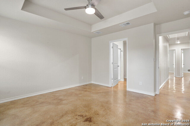 Listing photo id 8 for 150 Hill Dr