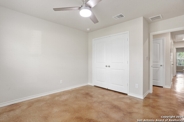 Listing photo id 13 for 150 Hill Dr