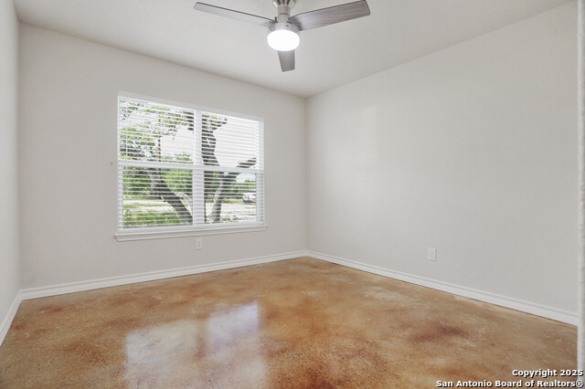 Listing photo id 14 for 150 Hill Dr