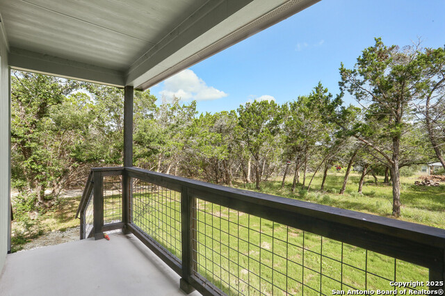 Listing photo id 17 for 150 Hill Dr