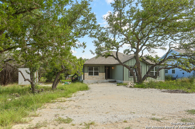 Listing photo id 0 for 150 Hill Dr