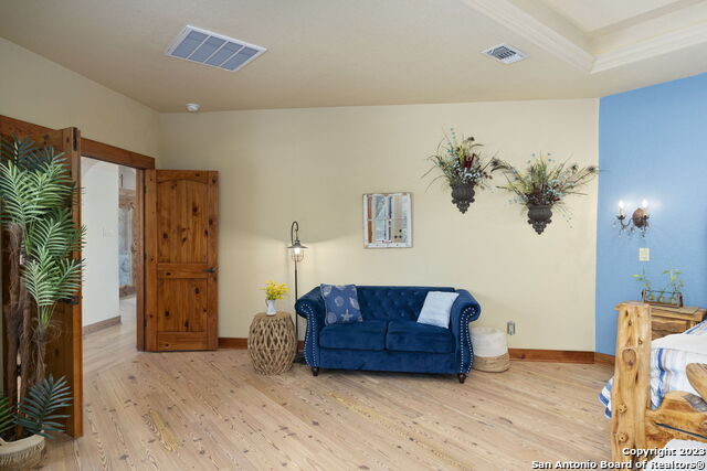 Image 19 of 44 For 849 Madrona Ridge Dr